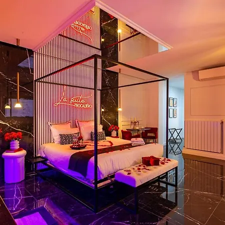 Trocadero Private Jacuzzi