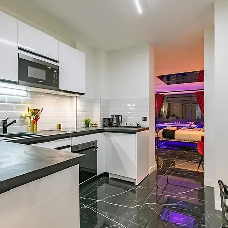 Apartment Trocadero Private Jacuzzi *